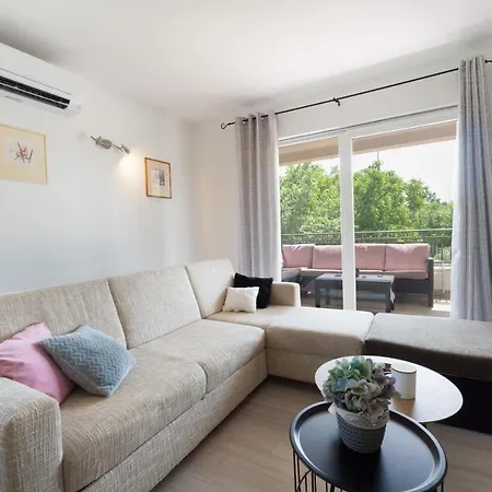 6 + 2 Apartment