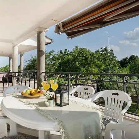 6 + 2 Apartment Barban