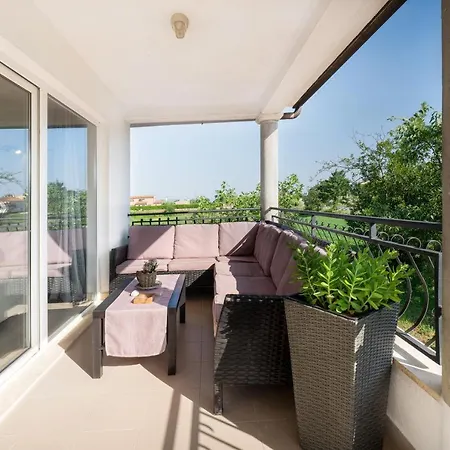 6 + 2 Apartment