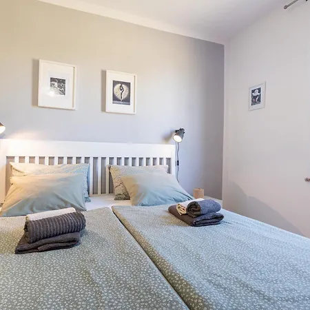 6 + 2 Apartment