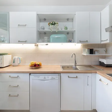 Apartment 6 + 2